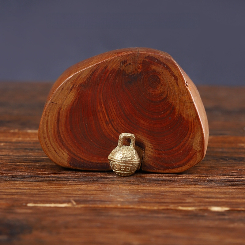 Меден звънец меден тигров звънец домашен любимец звънец куче котка тигров звънец говеда овца конски звънец древен