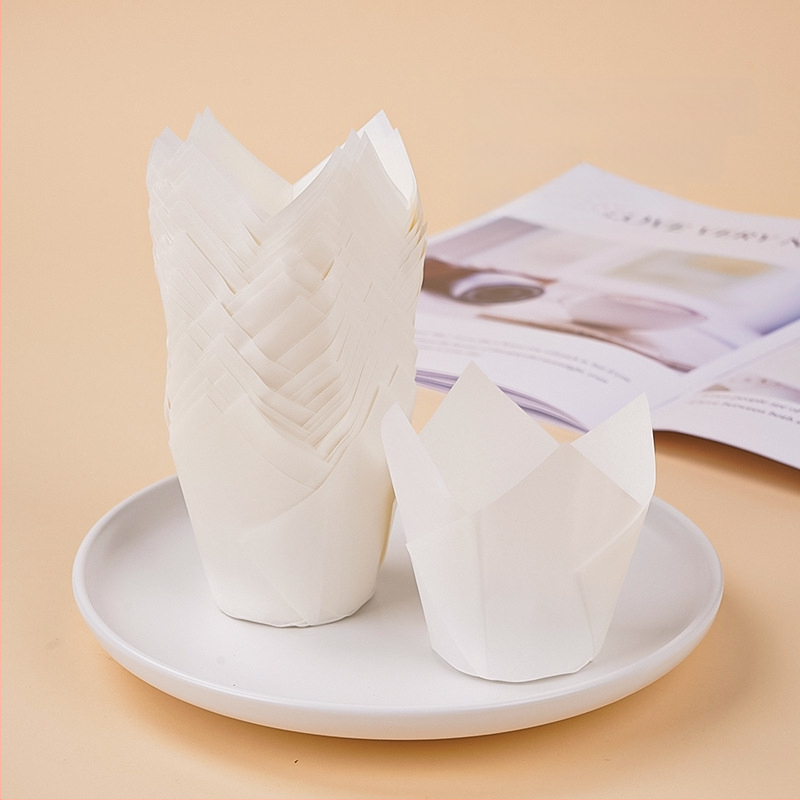 Tulbipaberist tass Amazoni kuummüügis olev koogihoidja leegi tass muffinikoogi küpsetamiseks mõeldud õlikindel paberihoidja tehase hulgimüük