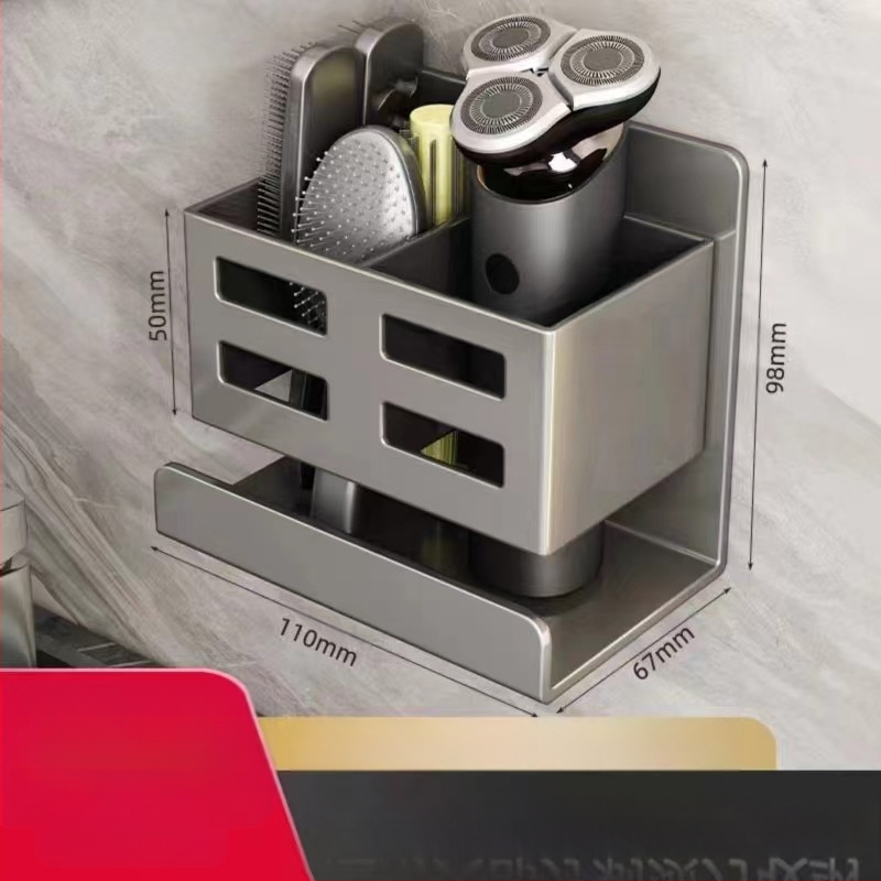 Vonios kambario šukų lentynėlė, tualetas be skylių, prie sienos tvirtinamas tualetas, kosmetinis skustuvas, dantų šepetėlis, dantų pastos laikymo cilindras