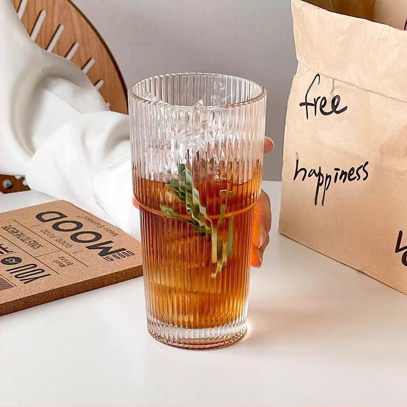 Suure mahutavusega iminapaga tass kaanega vertikaalse triibuga kohvitass joogimahla tass kõrge värviväärtusega naiste majapidamispiimatee klaas