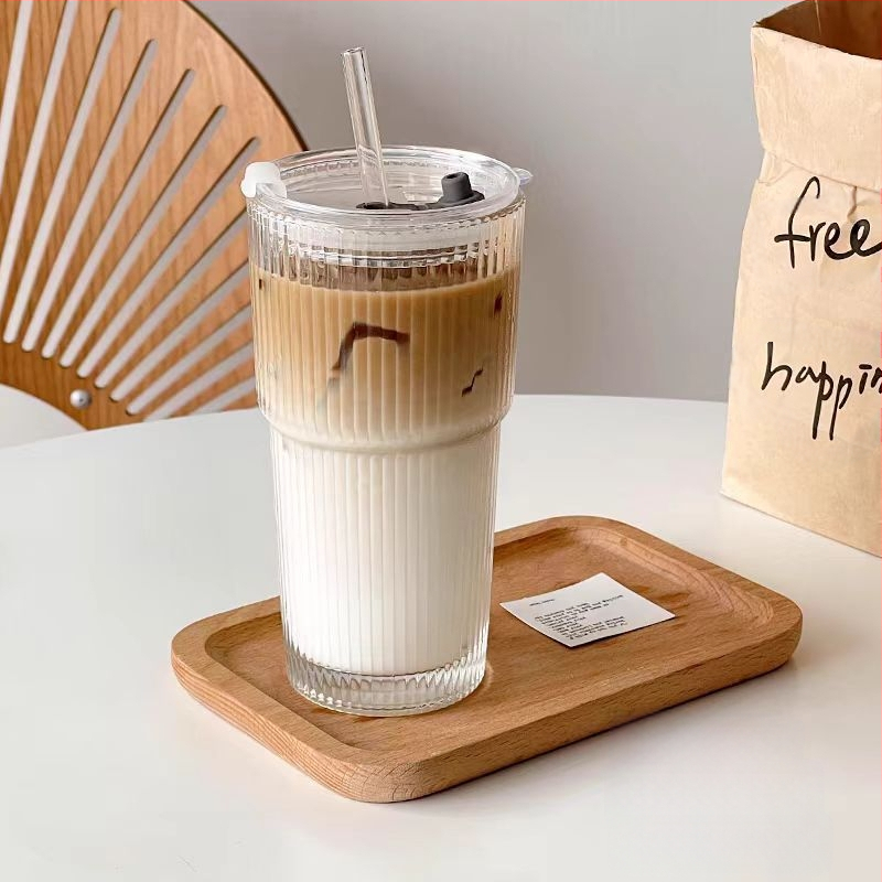 Suure mahutavusega iminapaga tass kaanega vertikaalse triibuga kohvitass joogimahla tass kõrge värviväärtusega naiste majapidamispiimatee klaas