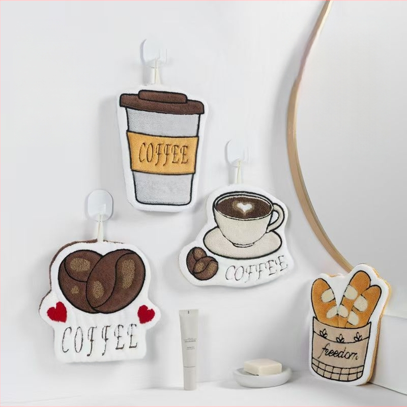 Nosinaitė, rankšluostis, pakabinamas virtuvės šviestuvas, prabangus tualetas, vaikiškas sugeriantis rankšluostis, drėgnas ir sausas