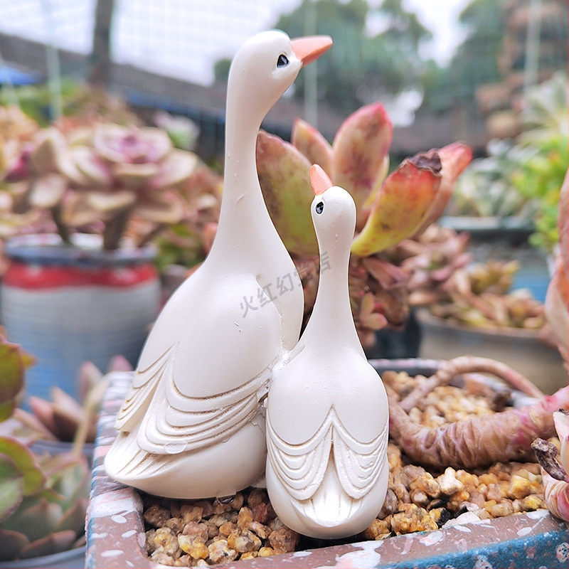 Didelė balta žąsis, maža vientisa antis, kiemo sodas, žuvų tvenkinys, alpinariumas, gėlių vazonas, bonsai, kraštovaizdžio dekoracija, mikro peizažas, maži papuošalai