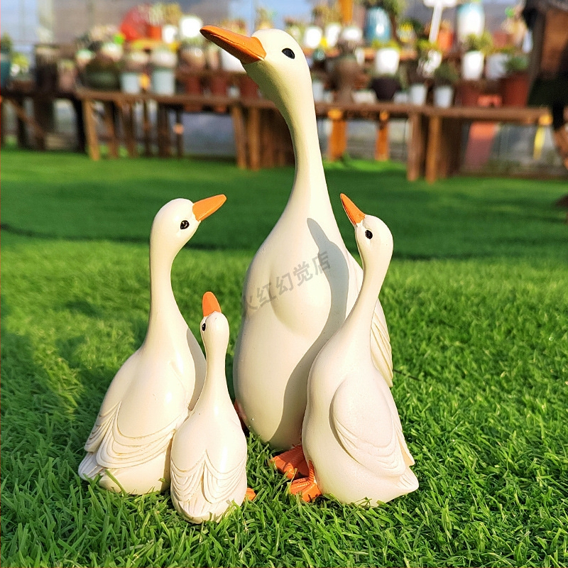 Didelė balta žąsis, maža vientisa antis, kiemo sodas, žuvų tvenkinys, alpinariumas, gėlių vazonas, bonsai, kraštovaizdžio dekoracija, mikro peizažas, maži papuošalai