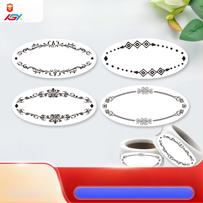 Rankraštiniai, tarpvalstybiniai, tirpių maisto butelių ir skardinių tuščio logotipo su ovaliu klasifikavimo lipduku sandėlyje