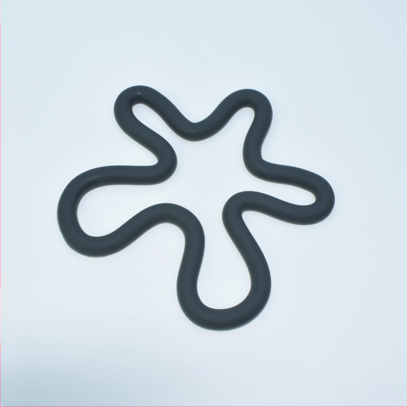 Asümmeetrilised silikoonist isoleeritud alusmatid, kohvialused, kõrge temperatuuriga vastupidavad koduköögikaussi alused, potialusmatid, õhtusöögitaldriku alused