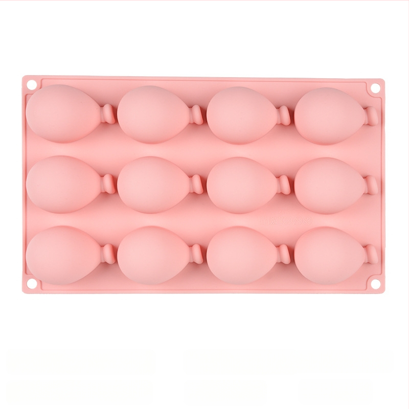 12 novih silikonskih kalupa za pečenje grickalica, ravnomjerne kvalitete, uvjereni smo da su otporni na visoke temperature i lako se čiste.