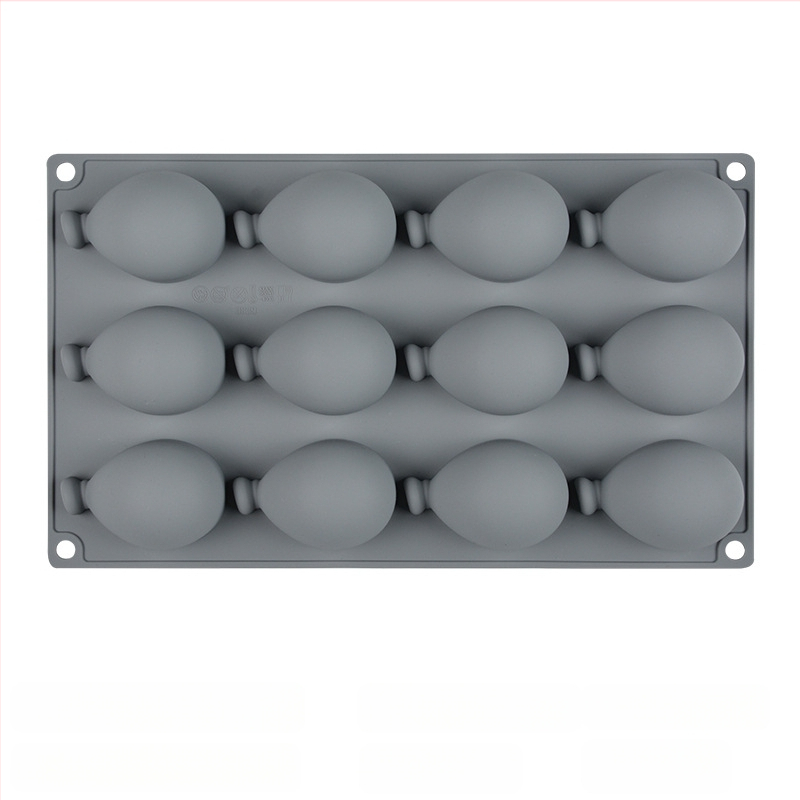 12 novih silikonskih kalupa za pečenje grickalica, ravnomjerne kvalitete, uvjereni smo da su otporni na visoke temperature i lako se čiste.