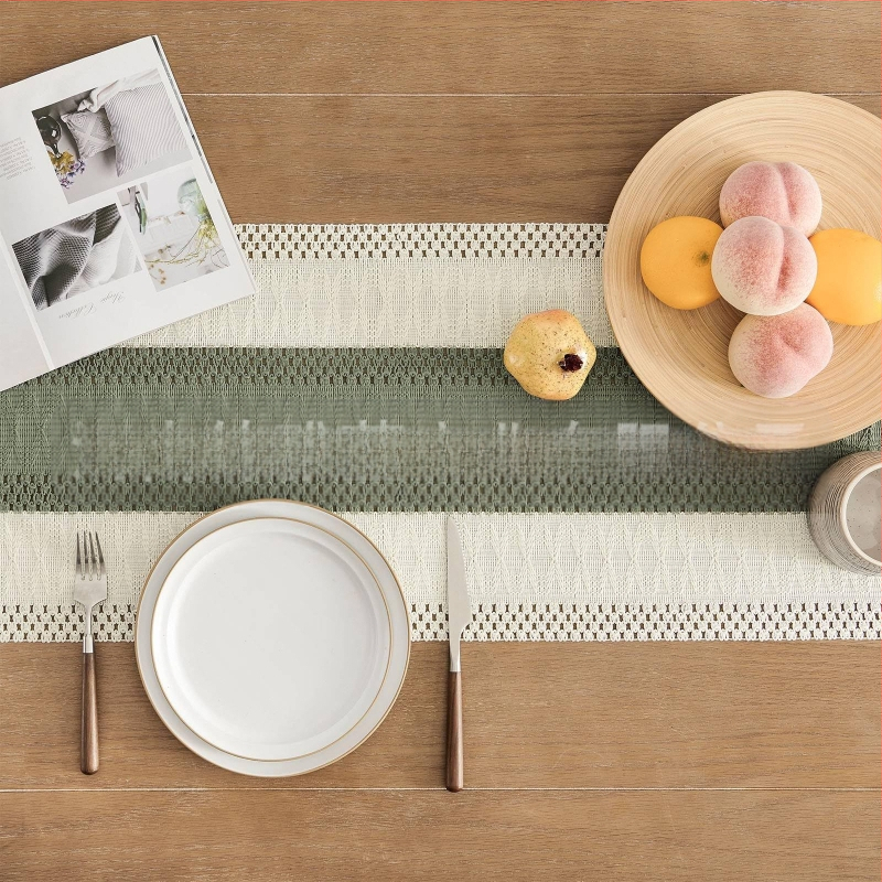 „Amazon“ stalo vėliavėlė, medvilnės ir lino juostelėmis, susiūta dviejų spalvų austais kutais, be pastoracinės kaimiškos staltiesės gamintojų tiekiama