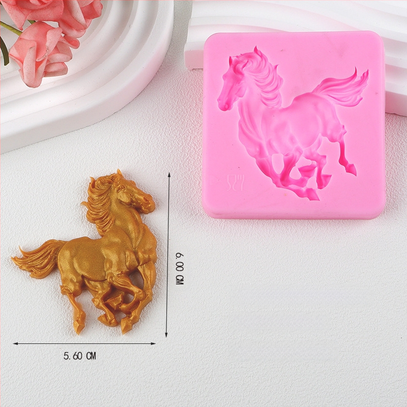 Zirgu kara zirgu folijas silikona veidne zirgu seglu šokolādes kūkas veidne īpaši viegls māla cepšanas piederums