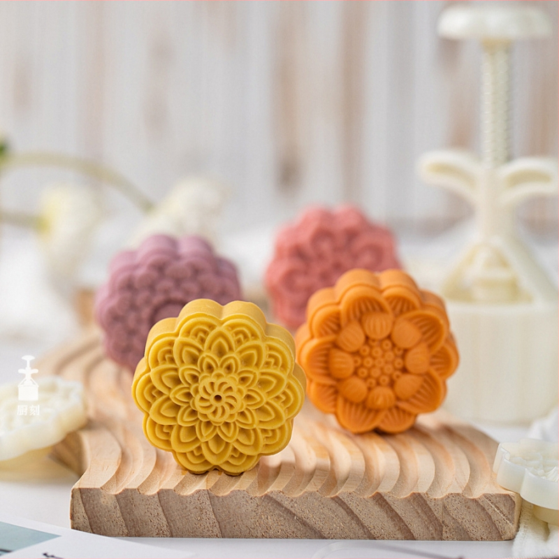 [Kümme lootoseseemnetükki] Kuukoogi vorm 75g kolmemõõtmeline käsitsi survega plastist abrasiivsed Hiina küpsetusvahendid