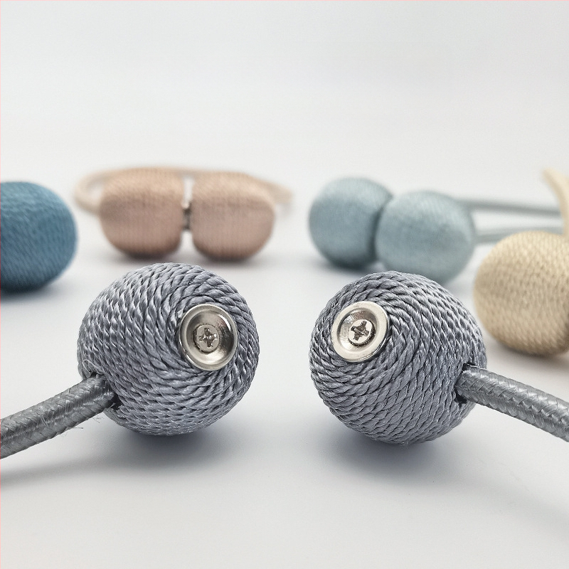 Tiesioginis gamyklinis tiekimas. Užuolaidų magnetinė sagtis be perforatorių. Kūrybinga, paprasta, universali užuolaidų ausinių magnetinė sagtis. Užuolaidų sagtis.