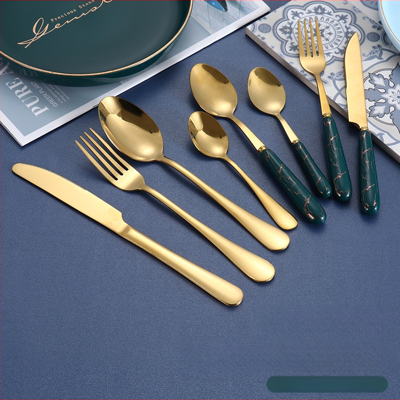 Piiriülene e-kaubanduse roostevabast terasest steiginoa ja kahvli komplekt Euroopa stiilis majapidamises kasutatav lääne restorani lauanõude neljaosaline komplekt noa, kahvli ja lusikaga