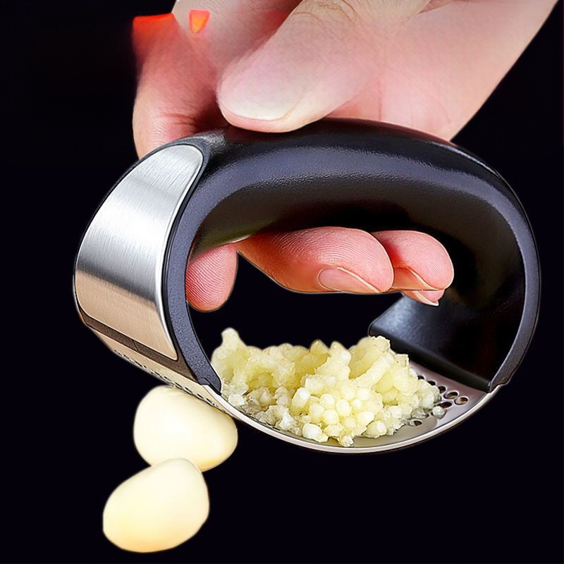 [Česnakų presas] Nerūdijančio plieno česnakų presas Daugiafunkcis česnakų grūstuvas Buitinis kūrybingas sukamasis česnakų malūnėlis