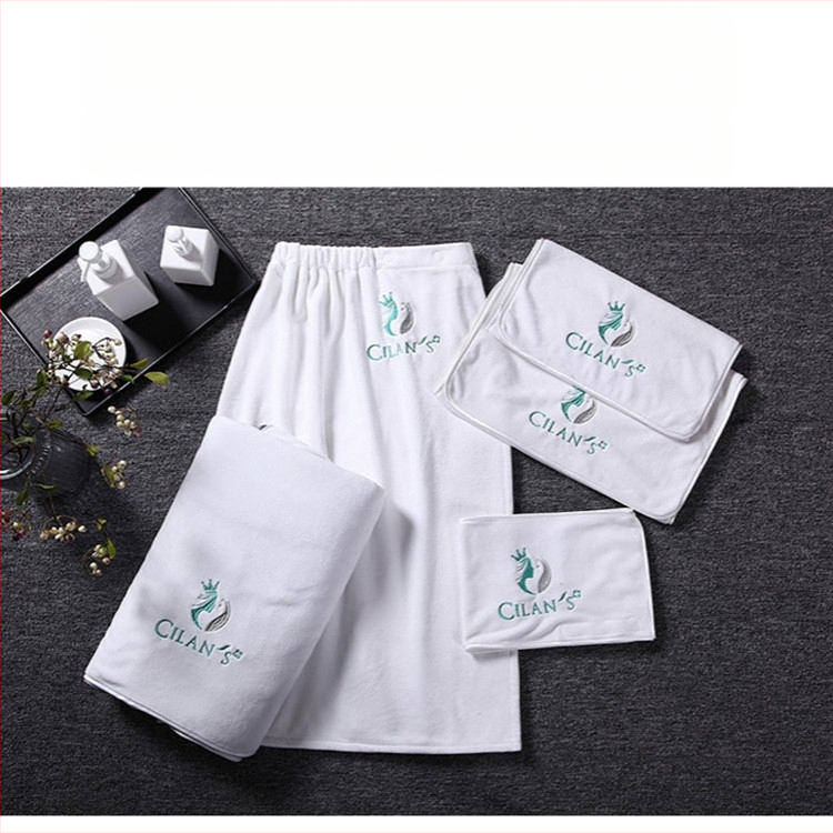 Grožio salono rankšluostis su mikropluošto logotipu, be pūkelių, odos priežiūros galvos apdangalas, trijų dalių rinkinys.