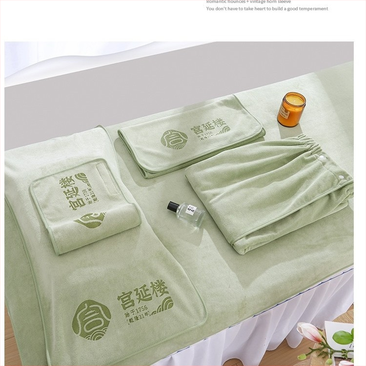 Grožio salono rankšluostis su mikropluošto logotipu, be pūkelių, odos priežiūros galvos apdangalas, trijų dalių rinkinys.