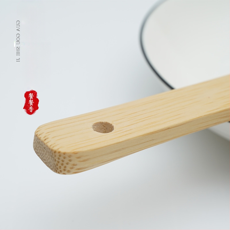 Tiesioginiai gamyklos pardavimai. Bambuko mentelė. Buitinė maisto ruošimo mentelė. Aukštai temperatūrai atspari, dažų neturinti mentelė ilga rankena. Bambuko virtuvės reikmenys. Runjianghu.