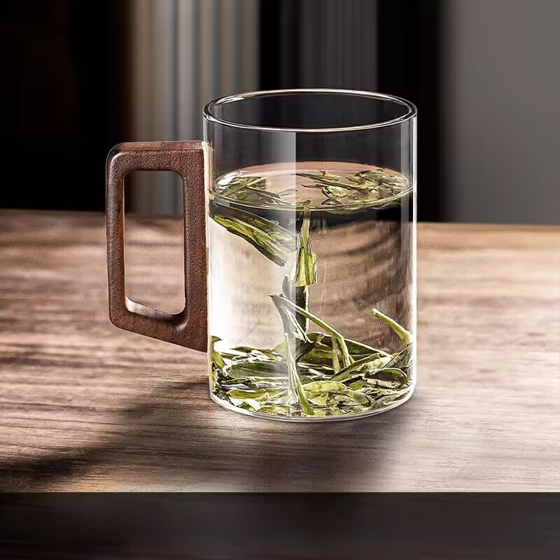 Стъклена чаша, чаша за зелен чай, японска чаша за чай с дръжка, чаша за чай, устойчива на висока температура офис питейна вода, чаша с дървена дръжка, устойчива на изгаряне