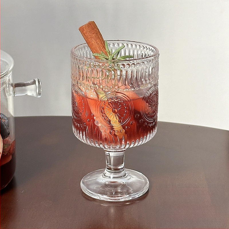 Läbipaistev kuuma punase veini kann, pliidil keetmise teekann, kõrge temperatuurikindel hautisepott, puuviljalõhnaline tee, lahtise leegiga elektriline keraamiline pliit, klaasist keedupott