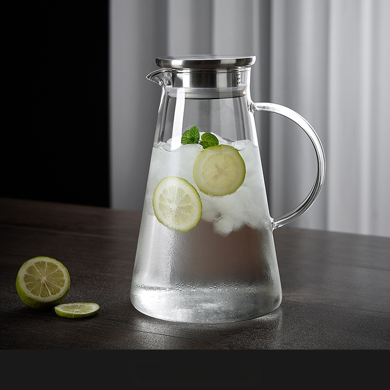 Gamyklinis tiekimas su dideliu borosilikato trikampiu puodu, permatomu, sutirštintu vėsaus vandens virduliu, paprastu buitiniu didelės talpos gėrimų trikampiu puodu.