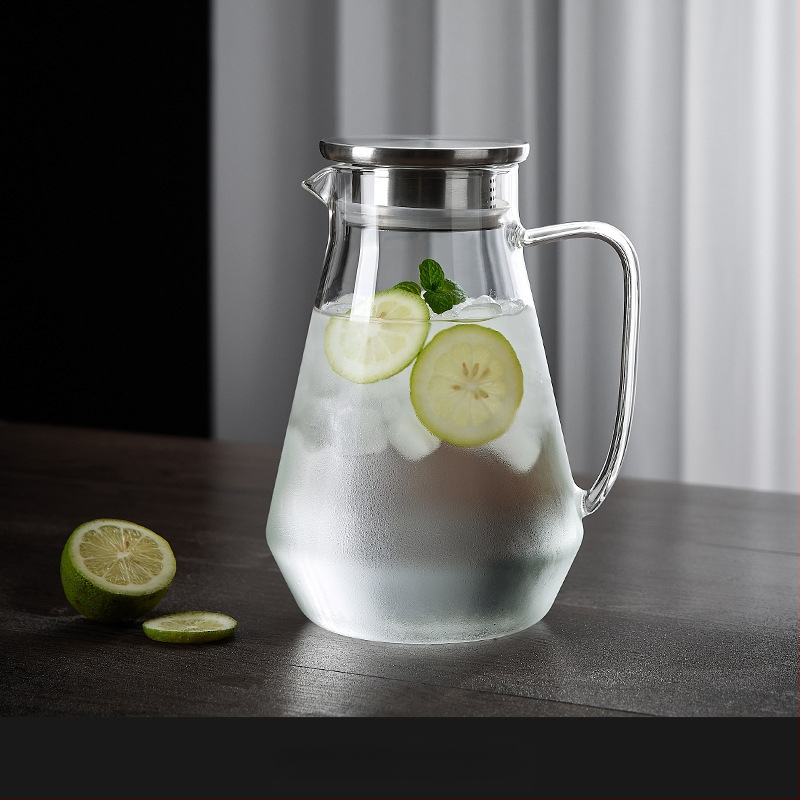 Gamyklinis tiekimas su dideliu borosilikato trikampiu puodu, permatomu, sutirštintu vėsaus vandens virduliu, paprastu buitiniu didelės talpos gėrimų trikampiu puodu.