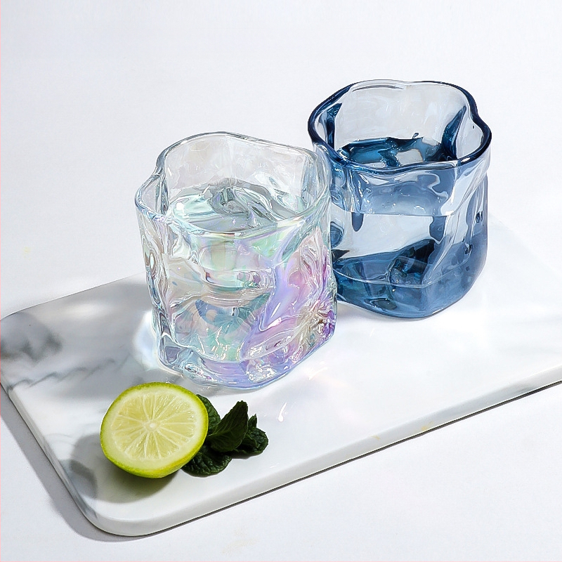 Ebakorrapärane klaasist tass, keerdtass, viski külma veega klaas, puuviljaveini tass, välismaine veini šampanjaklaas, loominguline veiniklaas