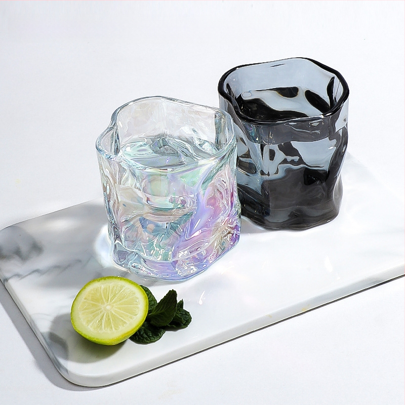 Ebakorrapärane klaasist tass, keerdtass, viski külma veega klaas, puuviljaveini tass, välismaine veini šampanjaklaas, loominguline veiniklaas