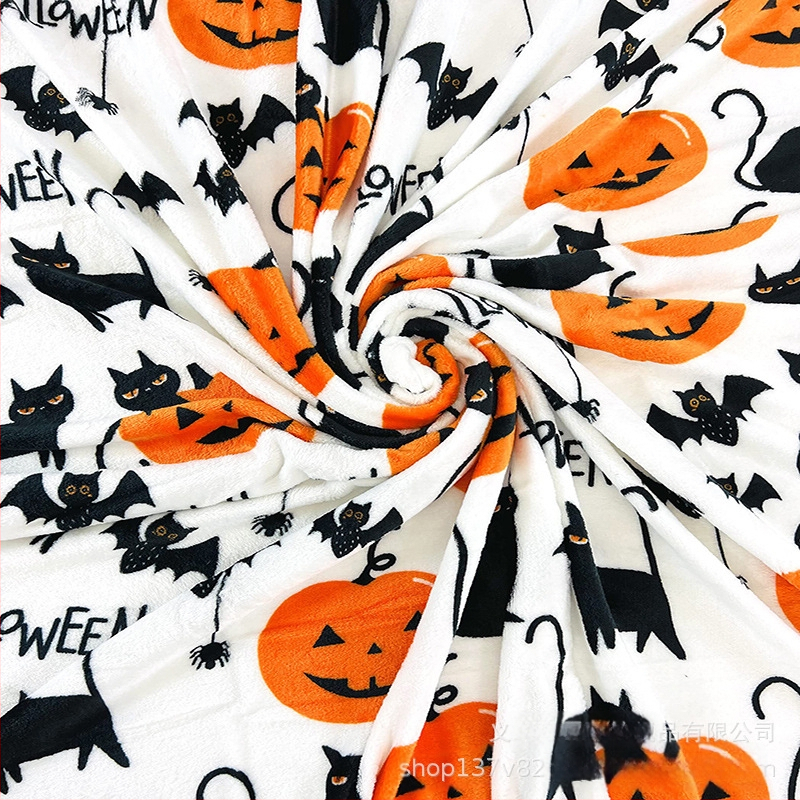 Šaltinio gamykla tiesiogiai tiekia „Amazon AliExpress“ Helovino tematikos moliūgų šikšnosparnių spausdinimo flanelinę antklodę