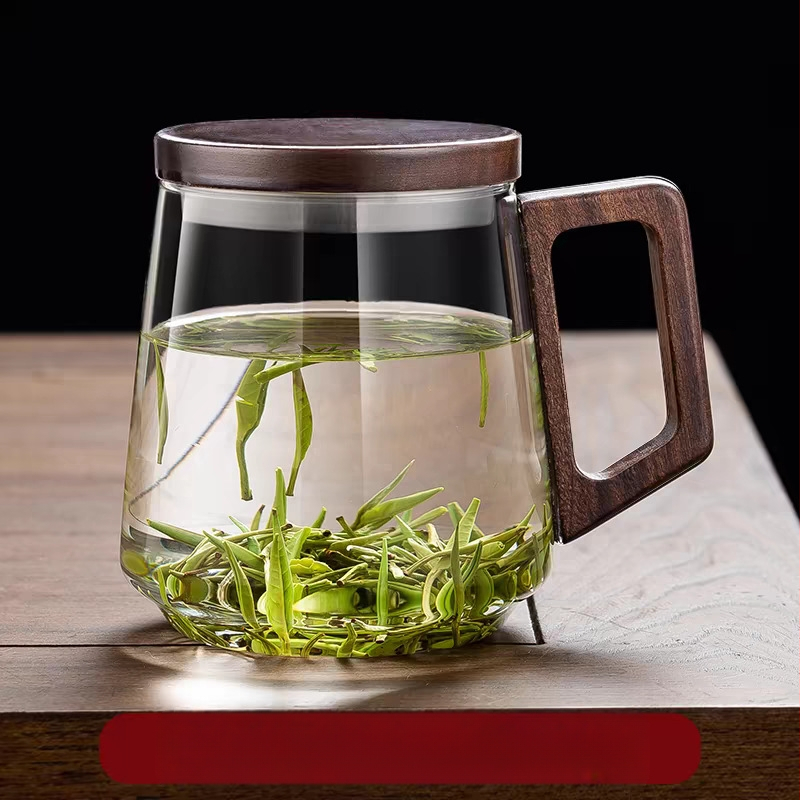 Gamintojo didmeninė stiklinė arbatos puodelis su rankena, žaliosios arbatos puodelis, buitinis karščiui atsparus stiklinis puodelis, kiniškas medinės rankenos rašalo puodelis, aukščiausios klasės svečias