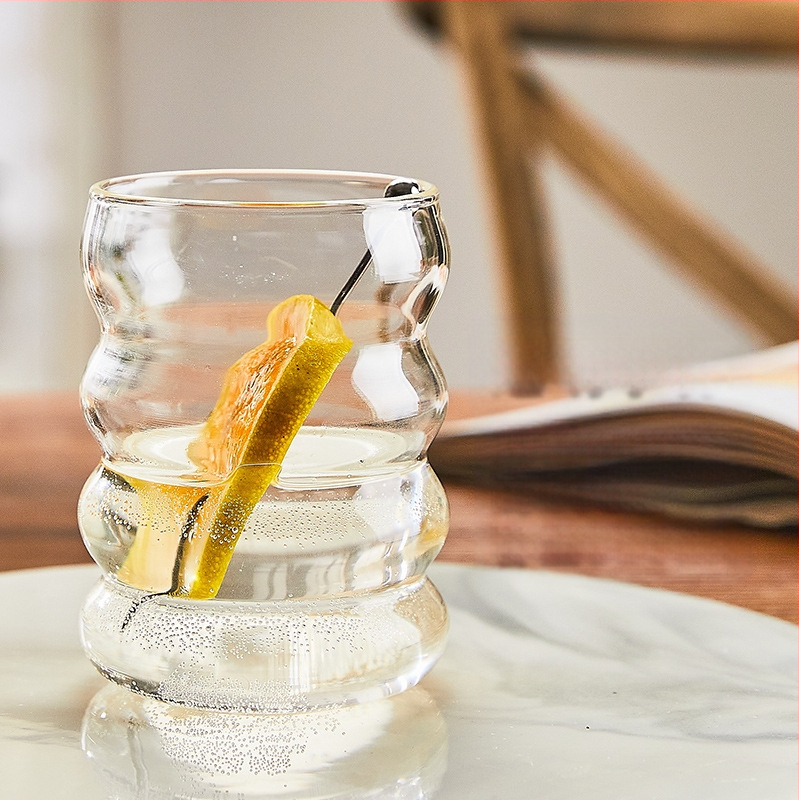 Hulgimüük lainepapist klaasist tass kohvipiima tass majapidamises mikrolaineahju küte armas röövik tass rõngas tass