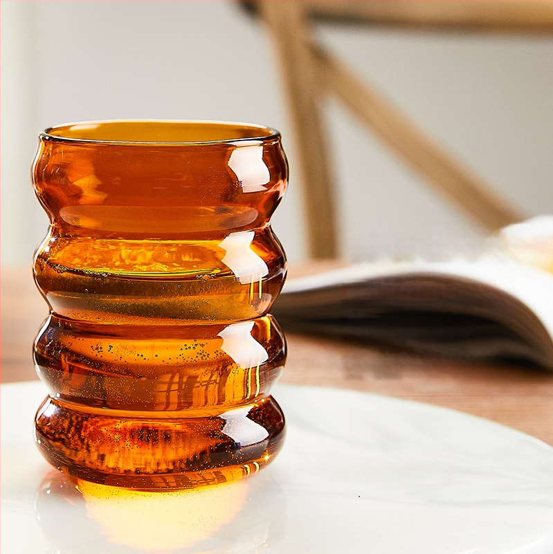 Hulgimüük lainepapist klaasist tass kohvipiima tass majapidamises mikrolaineahju küte armas röövik tass rõngas tass