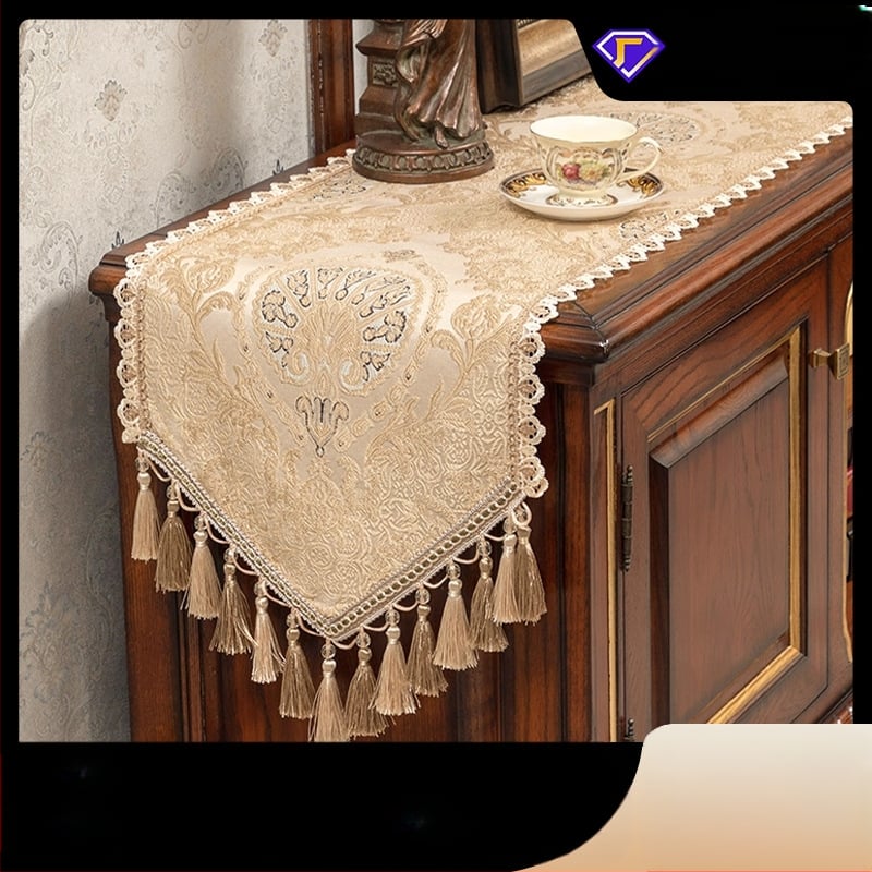 Prabangi prancūziška stalo vėliavėlė su nėriniuota staltiese, neslystanti, aukštos klasės namų dekoravimo staltiesė