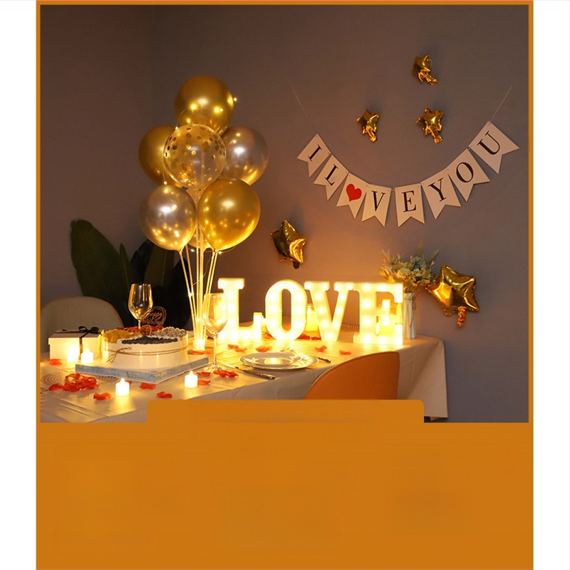 Gimtadienio Qixi atminimo dienos scenos dekoravimas Staigmenos pasiūlymas Meilužio dienos vakarienė žvakių šviesoje Romantiško stalo dekoravimas Plaukiojanti kolona