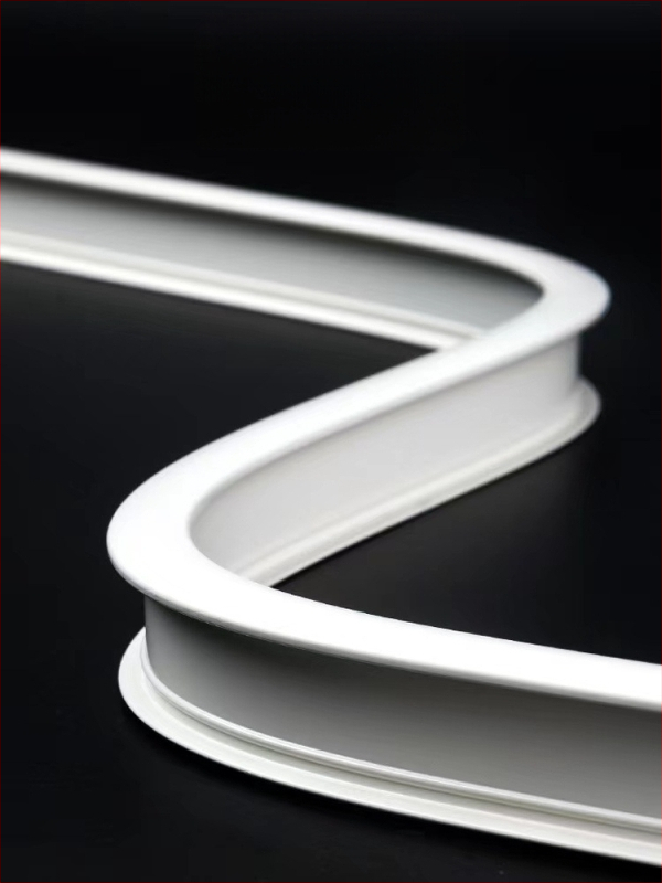 Užuolaidų bėgių skriemulys, viršuje montuojamas kablio tipo šone montuojamas lenktas bėgelis, įlankos langas su aliuminio lydiniu, dvigubo bėgelio slydimo nutildymo kreipiančioji bėgelė