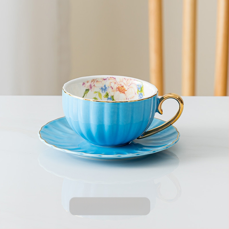 Euroopa stiilis keraamiline kohvitassi alustass koduseks pärastlõunaseks teeks kohvitass kõrge värviväärtusega kruus lõhnastatud teetassi komplekt hulgimüük