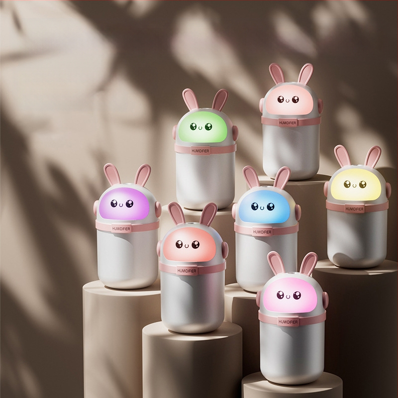 Домашен автомобил Тиха спалня Преносим Сладък анимационен USB Мини овлажнител за въздух и вода Цветна атмосфера Светлина