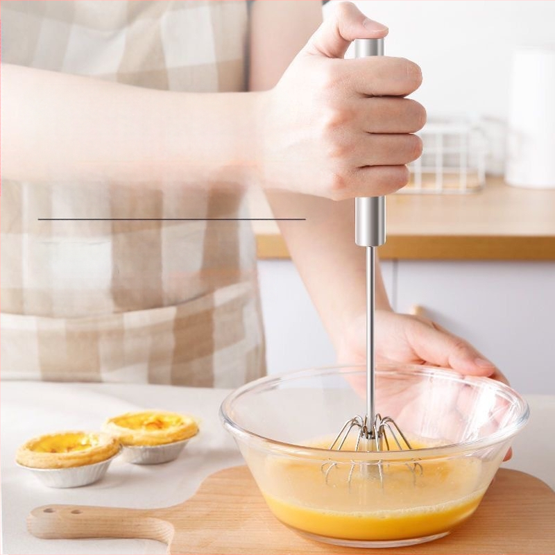 Pusiau automatinis nerūdijančio plieno kiaušinių plaktuvas, rankinis kiaušinių trintuvas, grietinėlės burbulų plaktuvas, mažas kepimo įrankis