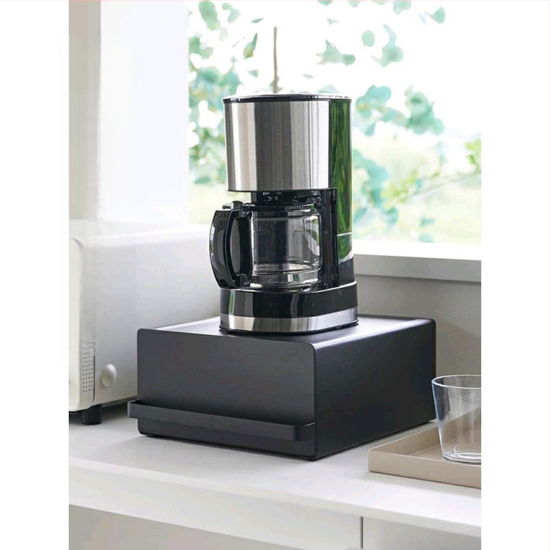 Japán stílusú kávéfőző, kis háztartási gépek, tárolóállvány fiókkal, csúcskategóriás bárpult, tárolóállvány, tálalószekrény, vízforraló asztal