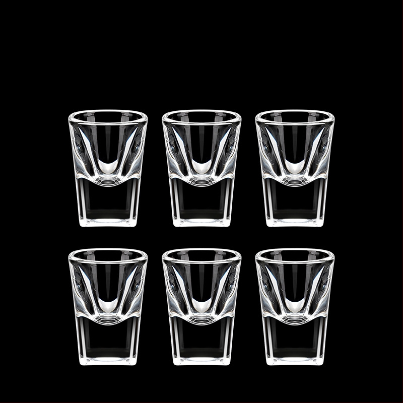 Alkoholinių gėrimų taurė, taurė, maža vyno taurė, spiritinis stiklas, aštuonkampis stiklas, kulkos formos taurė, vienos taurės didmeninė stiklinė taurė