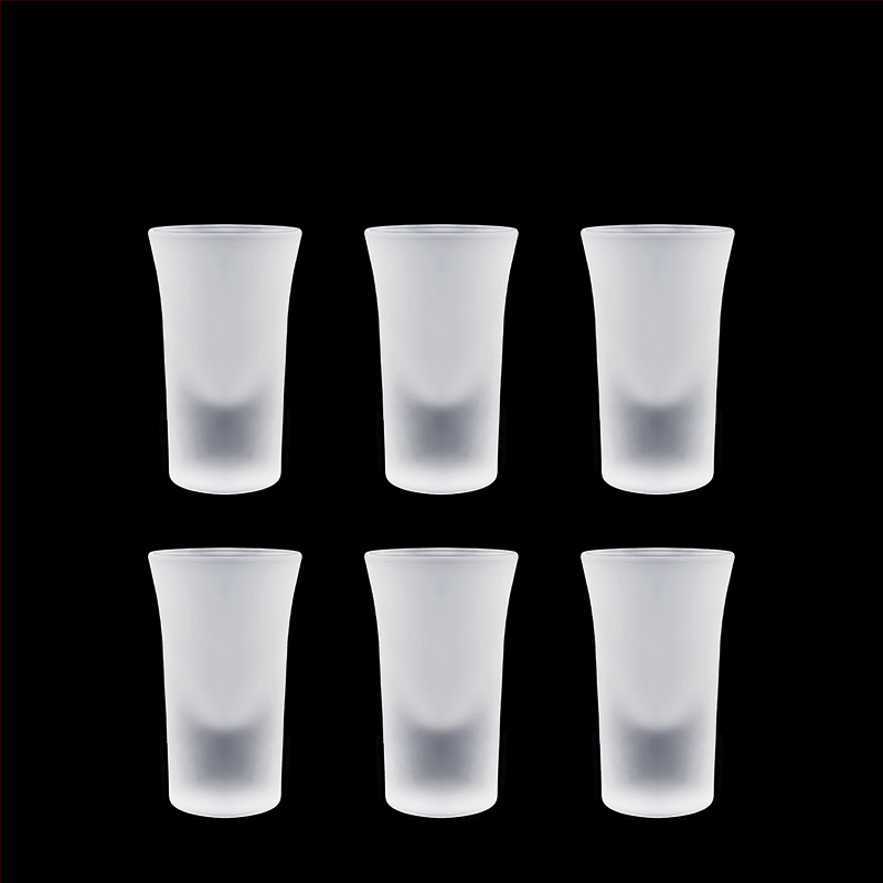 Alkoholinių gėrimų taurė, taurė, maža vyno taurė, spiritinis stiklas, aštuonkampis stiklas, kulkos formos taurė, vienos taurės didmeninė stiklinė taurė