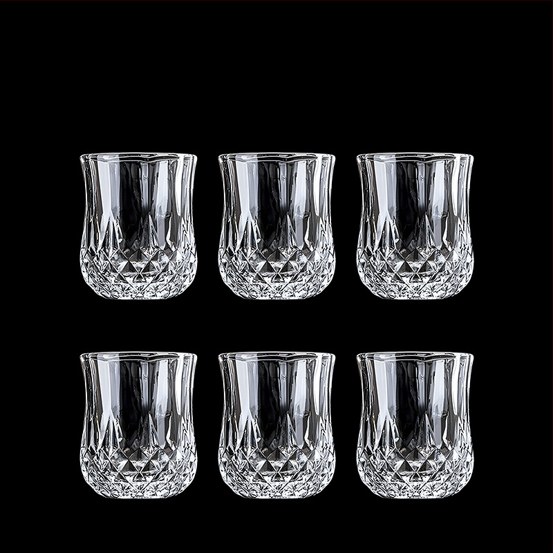 Alkoholinių gėrimų taurė, taurė, maža vyno taurė, spiritinis stiklas, aštuonkampis stiklas, kulkos formos taurė, vienos taurės didmeninė stiklinė taurė