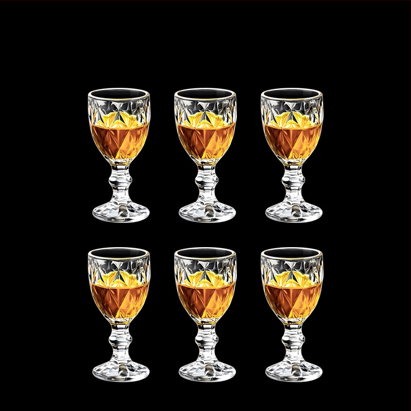 Alkoholinių gėrimų taurė, taurė, maža vyno taurė, spiritinis stiklas, aštuonkampis stiklas, kulkos formos taurė, vienos taurės didmeninė stiklinė taurė