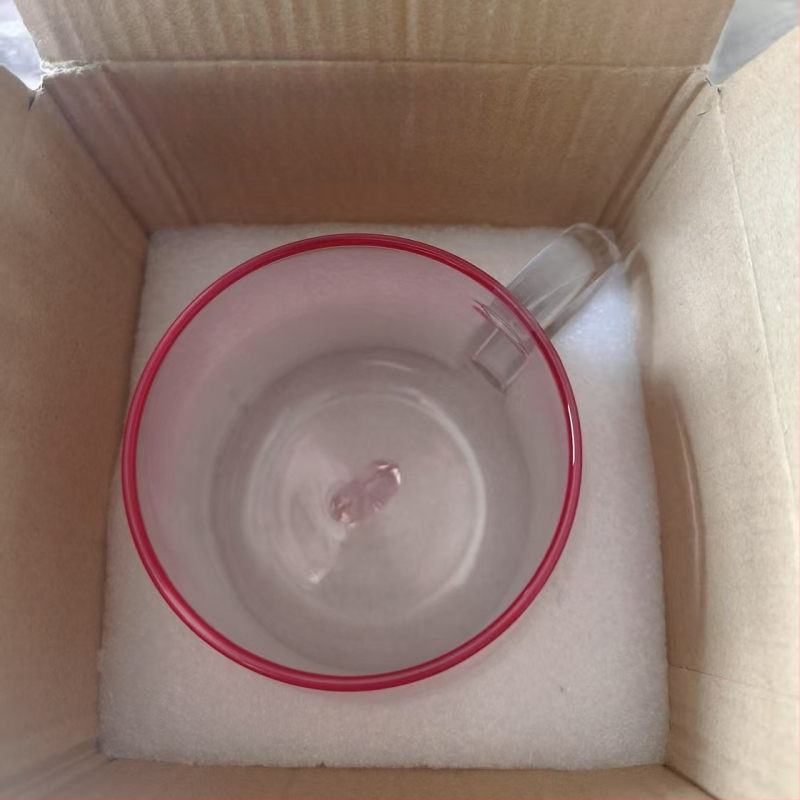 Tiesioginis gamyklinis trimatis širdies formos stiklo gradientinis vieno sluoksnio stiklas su pora puodelių sulčių pieno puodeliu