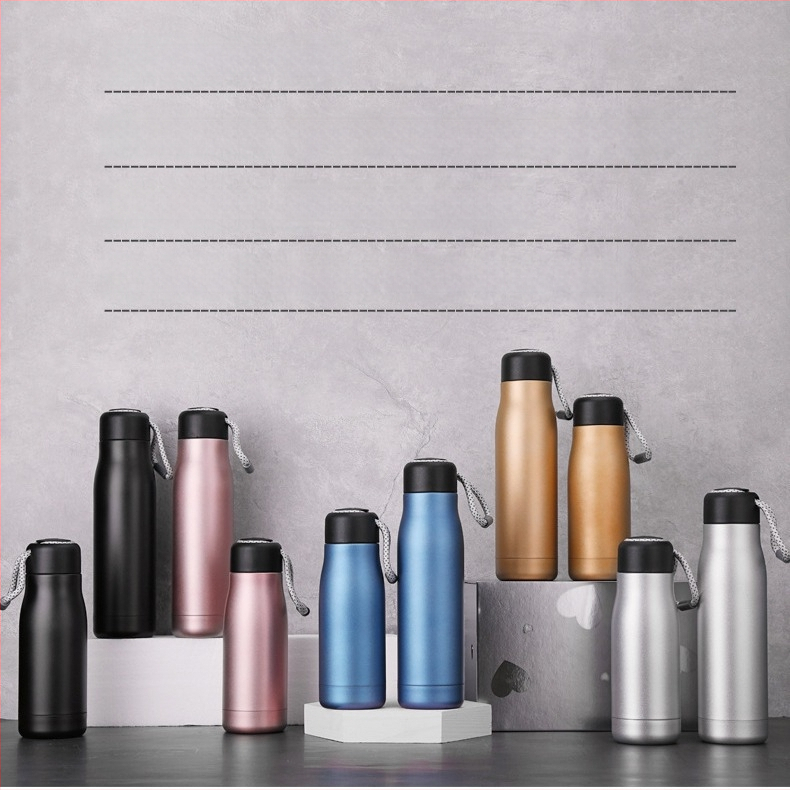 Határokon átnyúló amerikai stílusú kis szájú rozsdamentes acél termosz pohár hevederes pohár matt kültéri sport lovag pohár ajándék reklám pohár