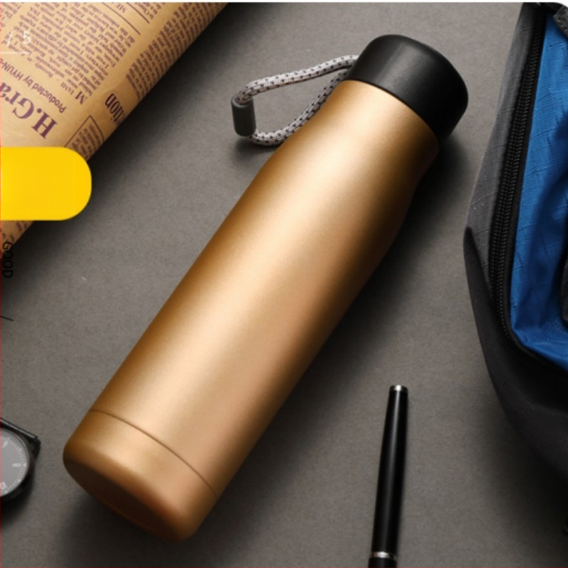 Határokon átnyúló amerikai stílusú kis szájú rozsdamentes acél termosz pohár hevederes pohár matt kültéri sport lovag pohár ajándék reklám pohár