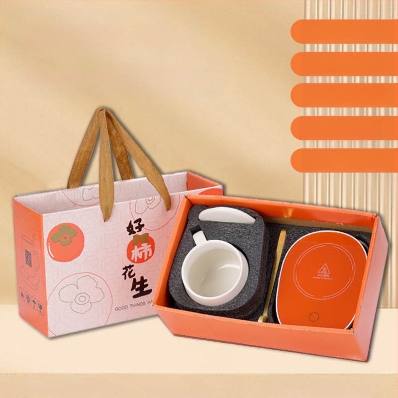 Magas megjelenésű vizespohár kanállal és fedéllel ünnepi ajándék kézzel készített ajándék, testreszabott könnyű luxus kerámia bögre törölközőmackós ajándékdoboz