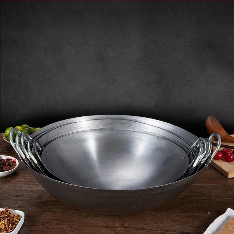 Buitinė senovinė geležinė keptuvė be dangos virėjams, dujinė viryklė, virta geležinė keptuvė su nelimpančia danga, didelė geležinė keptuvė su dviem ausimis