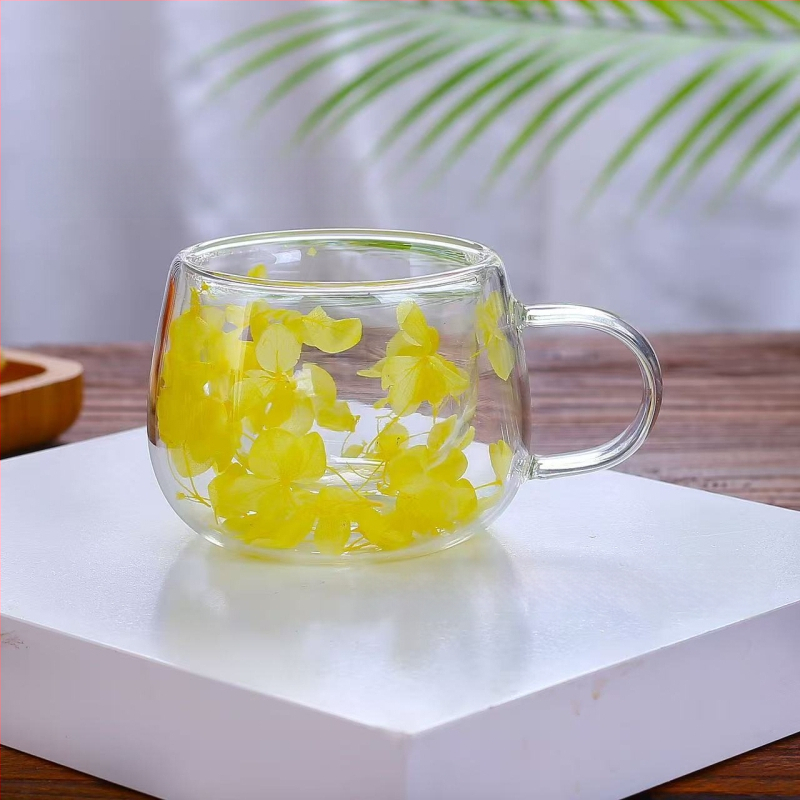 Határokon átnyúló új, valódi virágmintás, kétrétegű üvegből készült, kiváló minőségű kávésbögre fogantyúval, forrázásgátló és hőszigetelő, magas boroszilikát üvegből