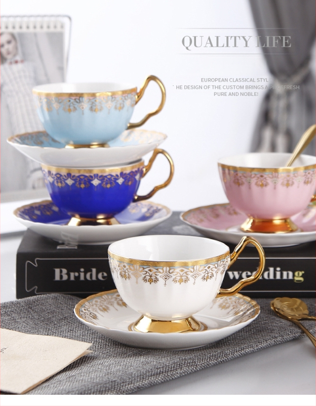 Kohvitass Euroopa stiilis väike luksuskomplekt Briti stiilis loominguline luust Hiina tass majapidamises elegantne pärastlõunatee lilleteekruus
