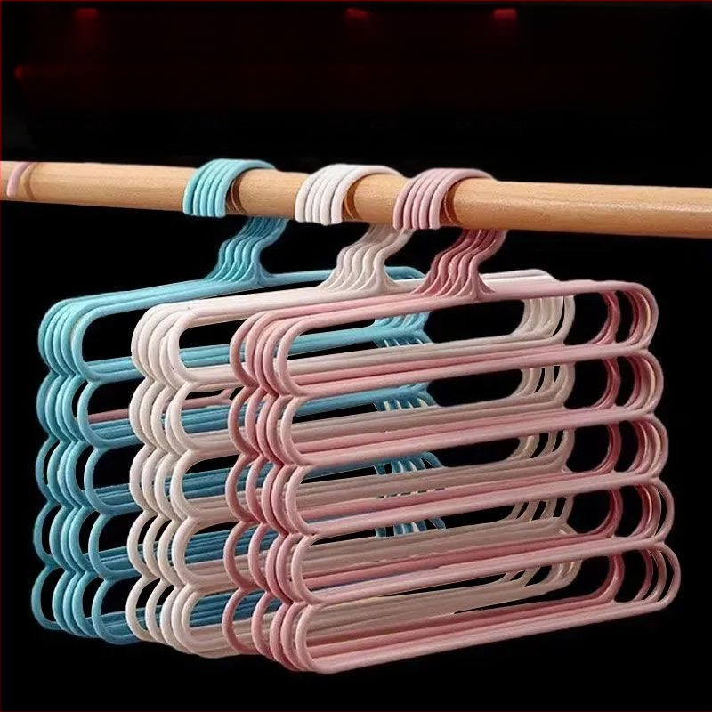 Ötrétegű nadrágtartó, ruhásszekrény tároló műtárgy, vastagított, csúszásmentes akasztó, tárolóállvány, nadrágcsipesz, háztartási felnőtt nadrágok lógnak